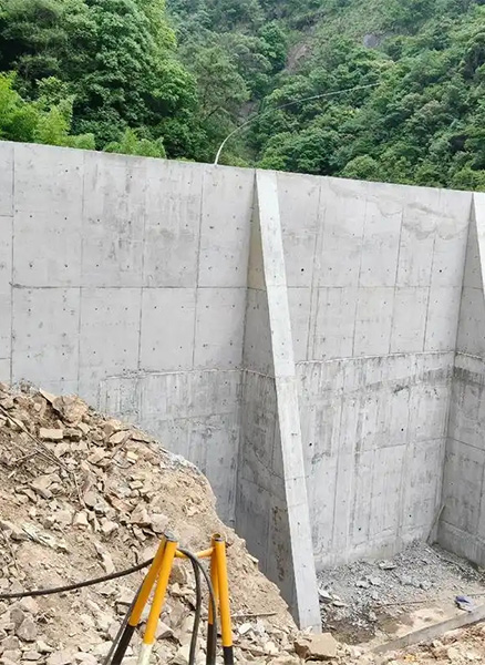 巢湖居巢区重力式挡土墙